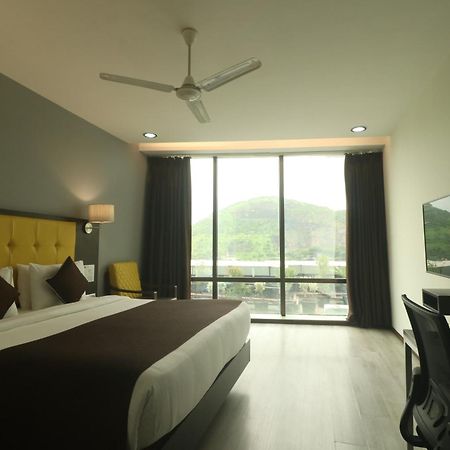 Hotel Mumbai House Airoli, 纳威孟买 外观 照片