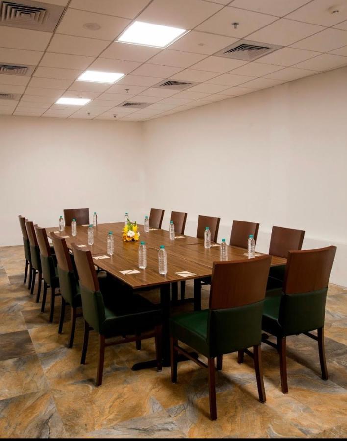 Hotel Mumbai House Airoli, 纳威孟买 外观 照片