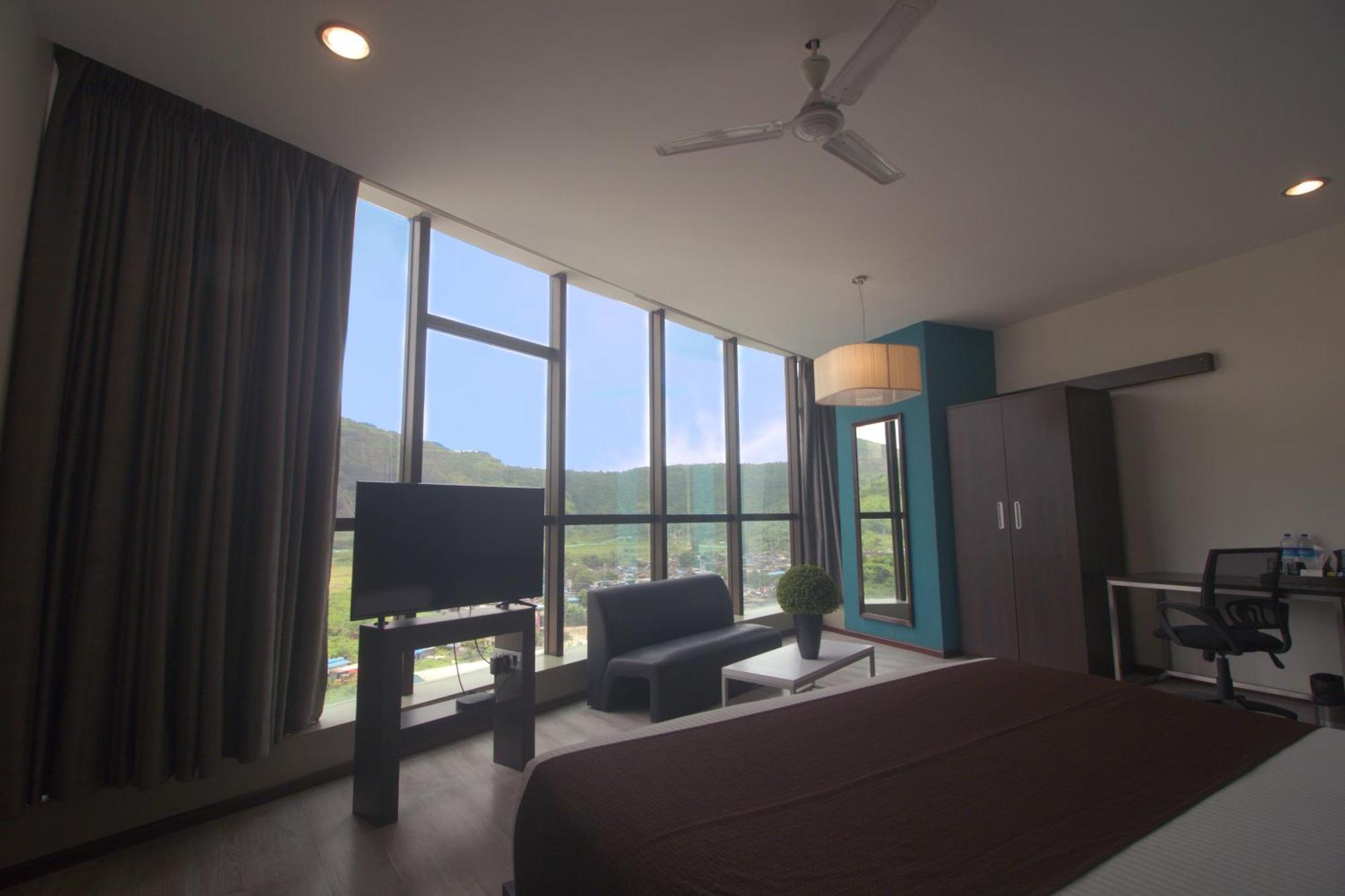 Hotel Mumbai House Airoli, 纳威孟买 外观 照片